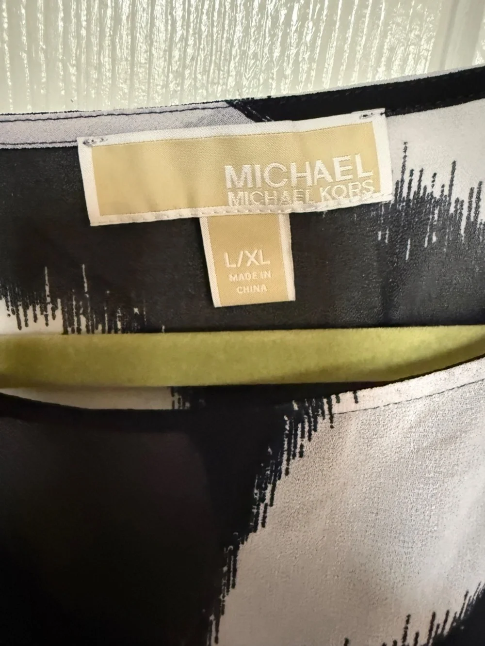 VERY Vintage:: Michael Kors Navy Blue and White top in size L/XL